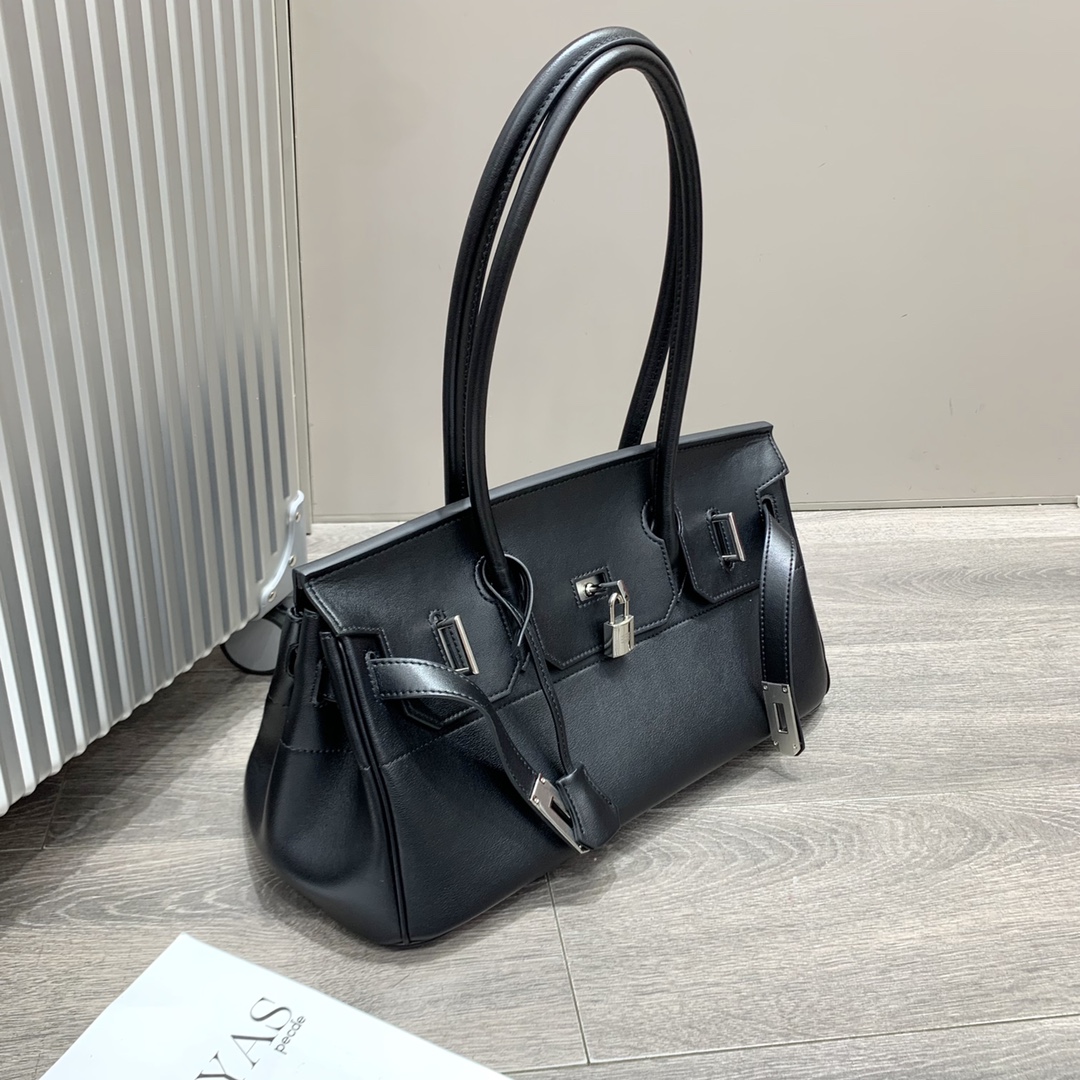 Herthtmes  Taurillon Clemence JPG Birkin  40