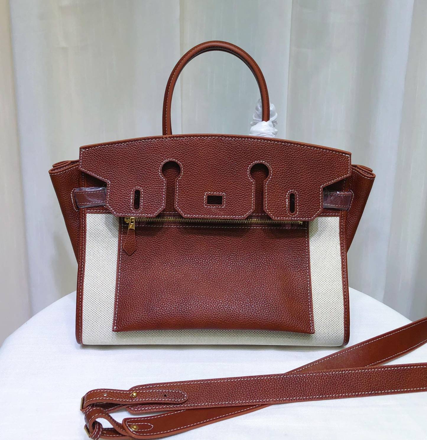 Leather Saddle Bag With Contrast Stitching, Exterior