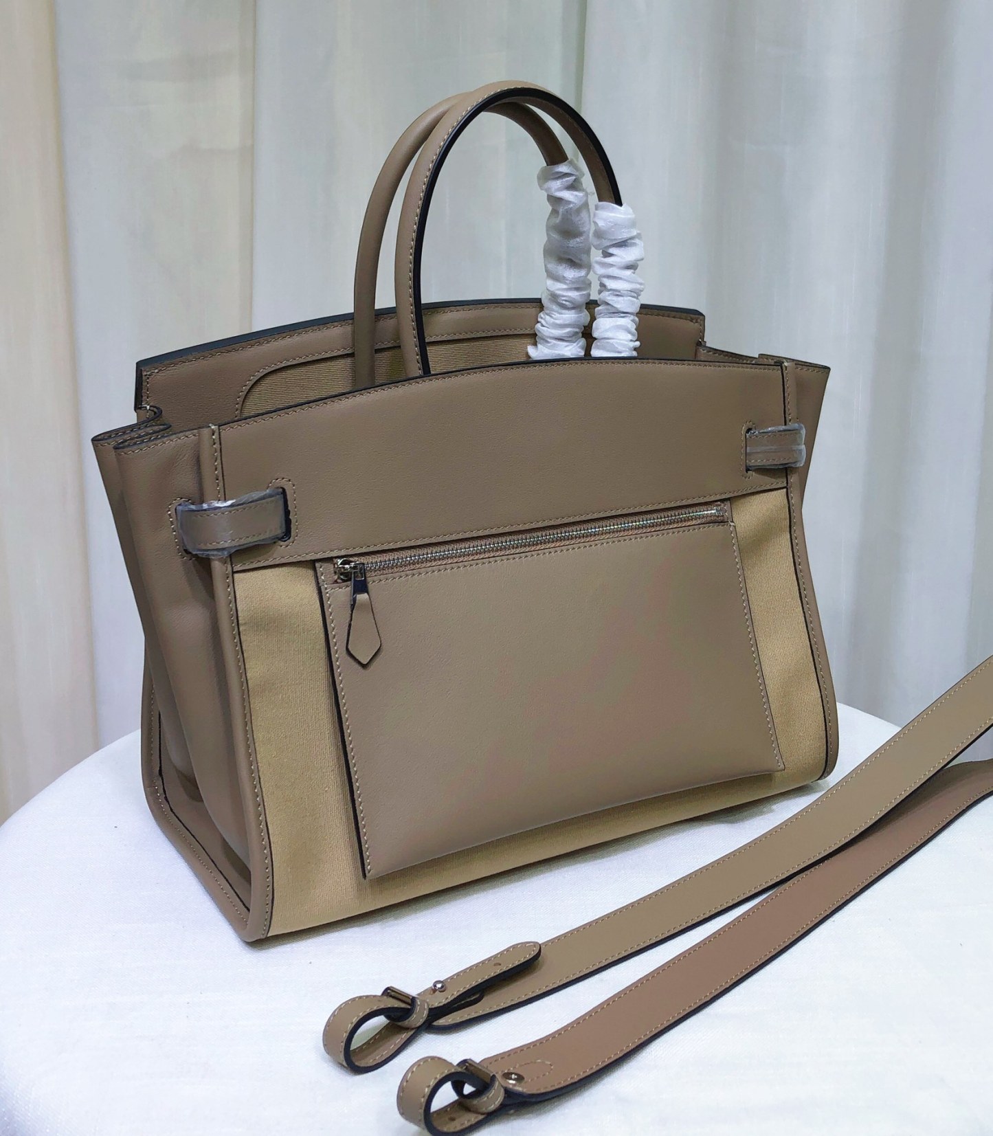 Leather Saddle Bag With Contrast Stitching, Exterior