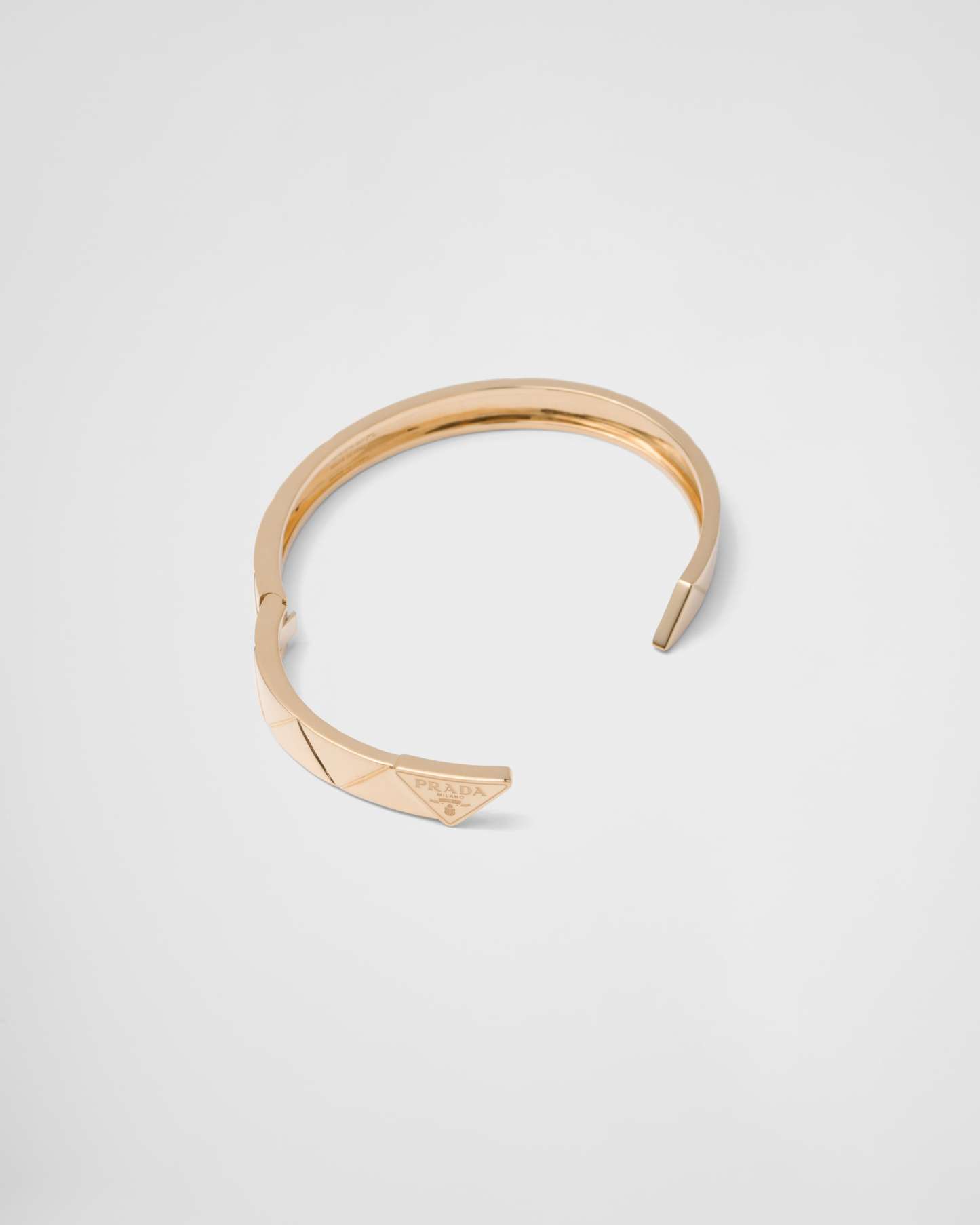 Eternal Gold bangle bracelet in yellow gold