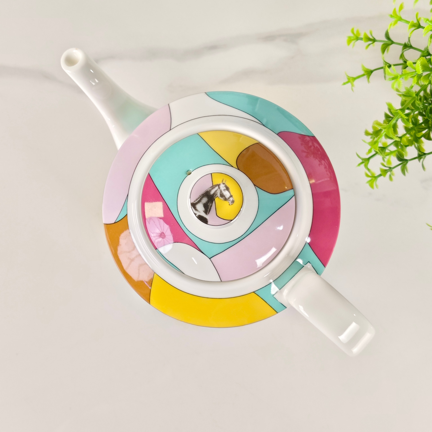 New Arrival 🔥 Hethtrmès "Forward-Galloping Horse" Motif — [One Pot, Two Cups & Saucers] — Red Set