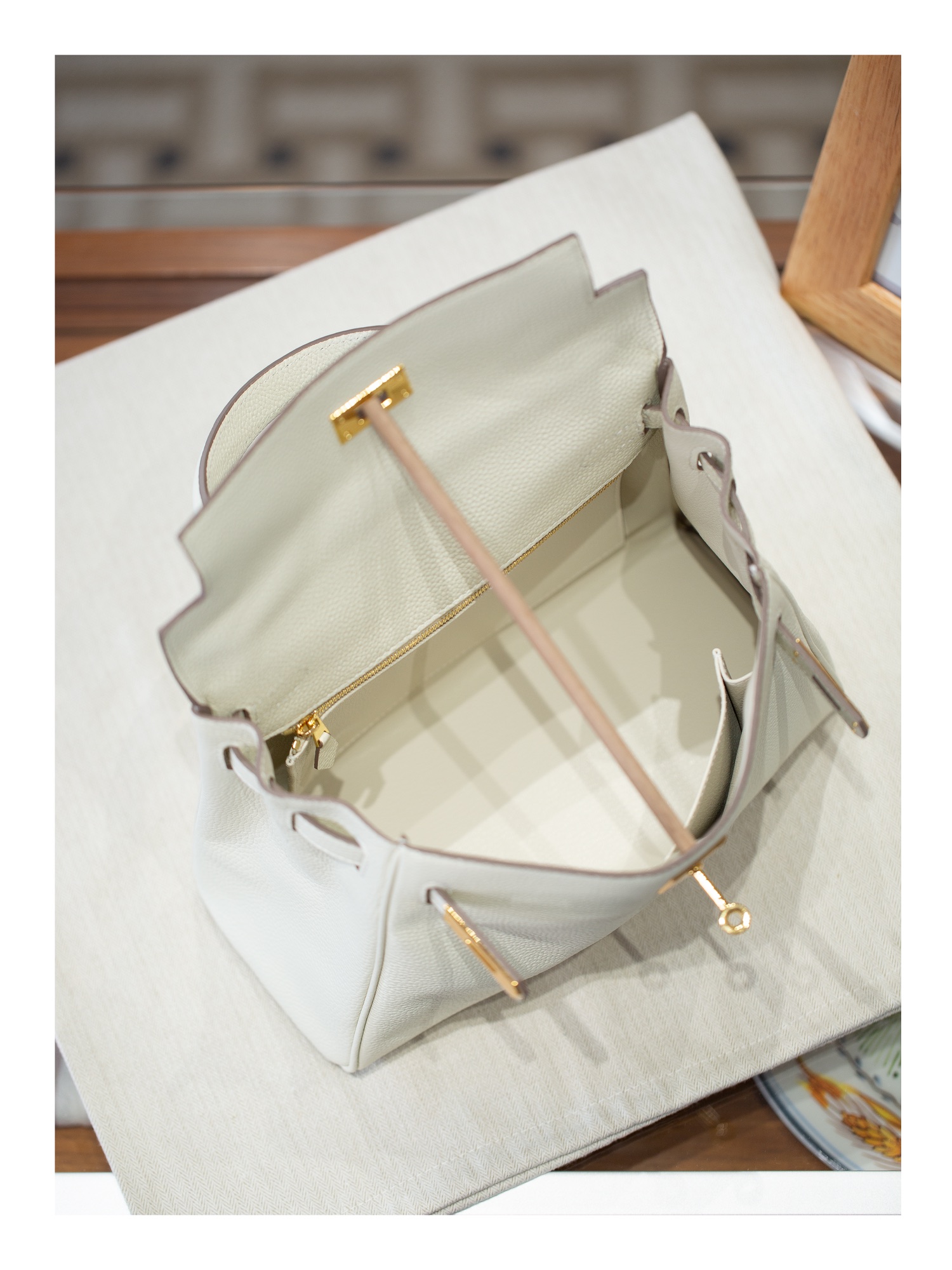 KELLY 28 FIRST LAYER TOGO COWHIDE WHITE