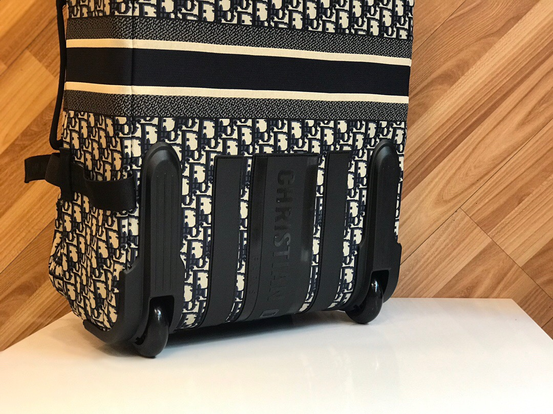 DR premium travel suitcases