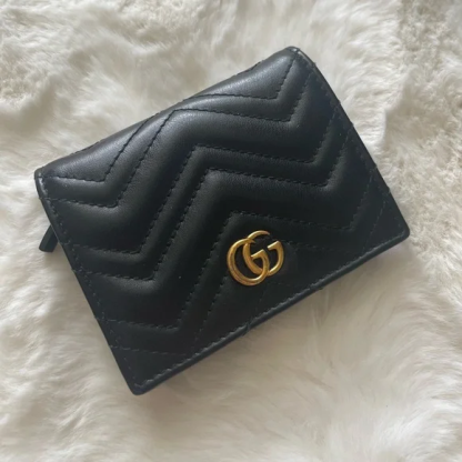 A19 purse
