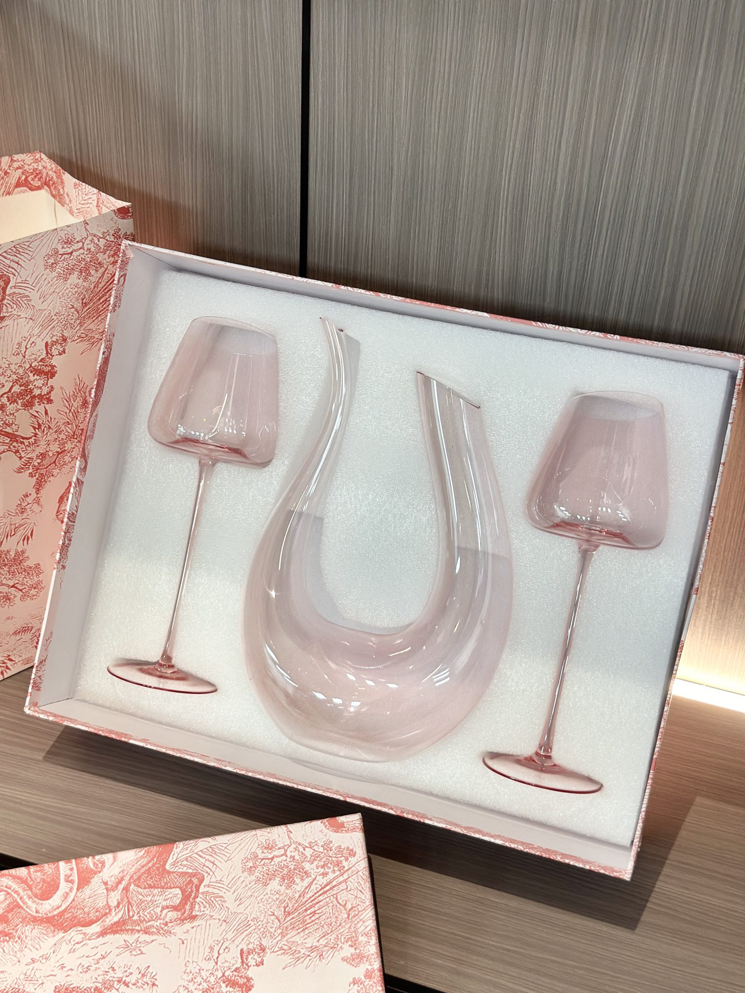 Dithtor premium decanter + 2 wine glasses