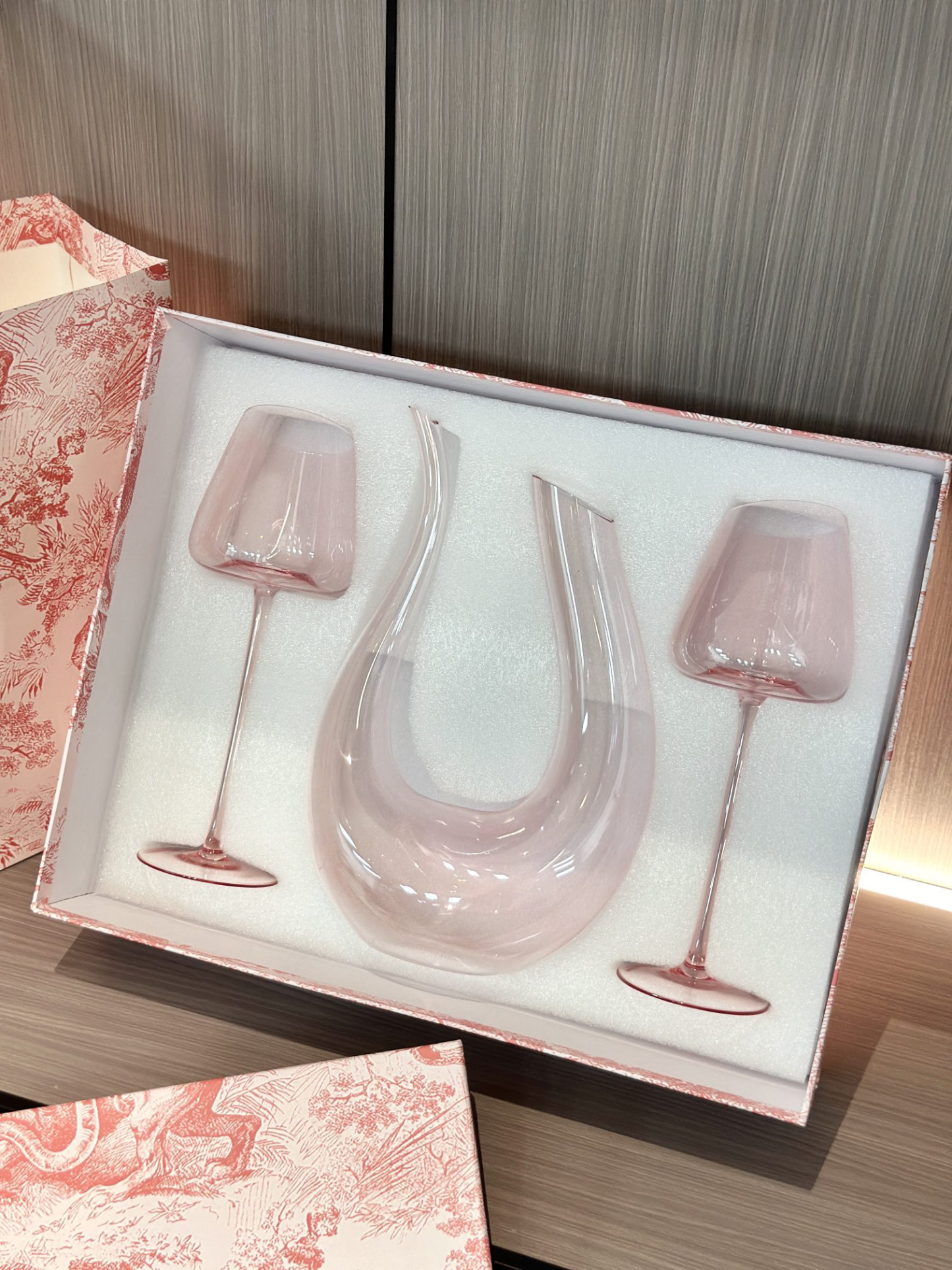 Dithtor premium decanter + 2 wine glasses