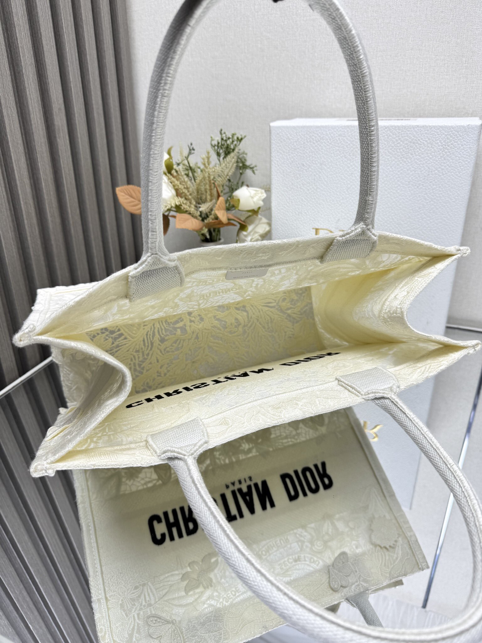 MEDIUM  BOOK TOTE