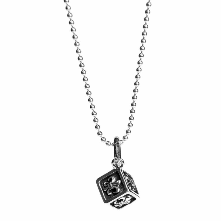 FLEUR CUBE PENDANT