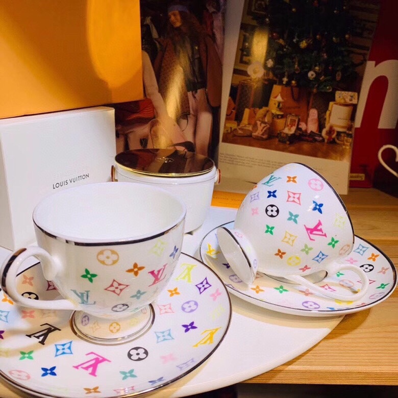 Lothtuis Vuthtitton Coffee Mug Gift Set (2 cups, 2 saucers)
