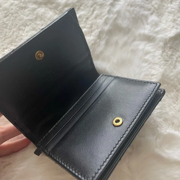 A19 purse