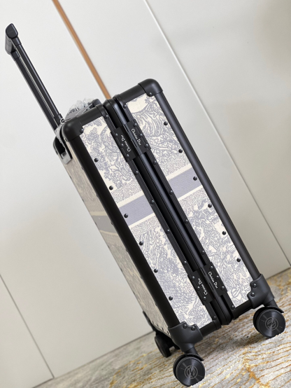 DR premium travel suitcases