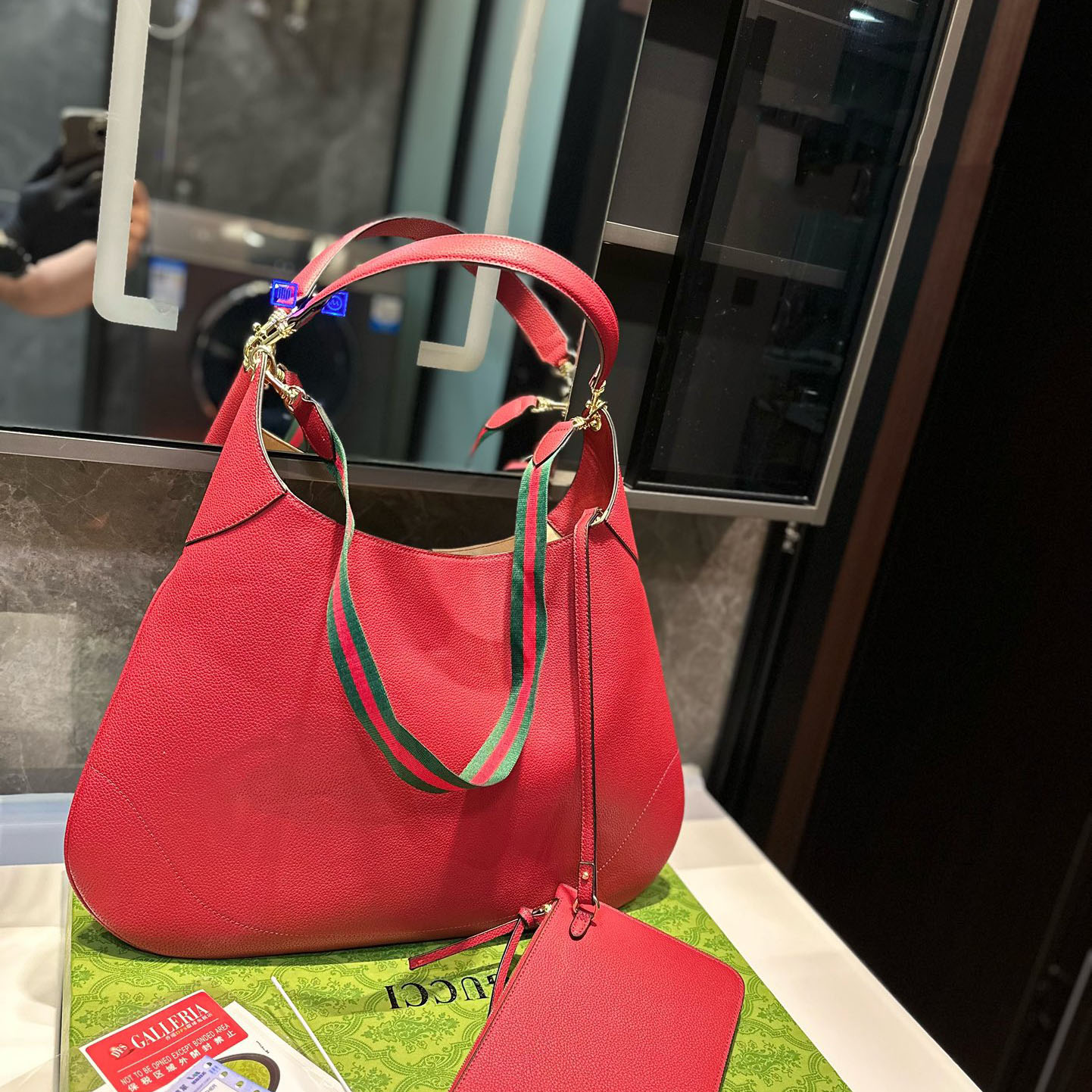 medium shoulder bag