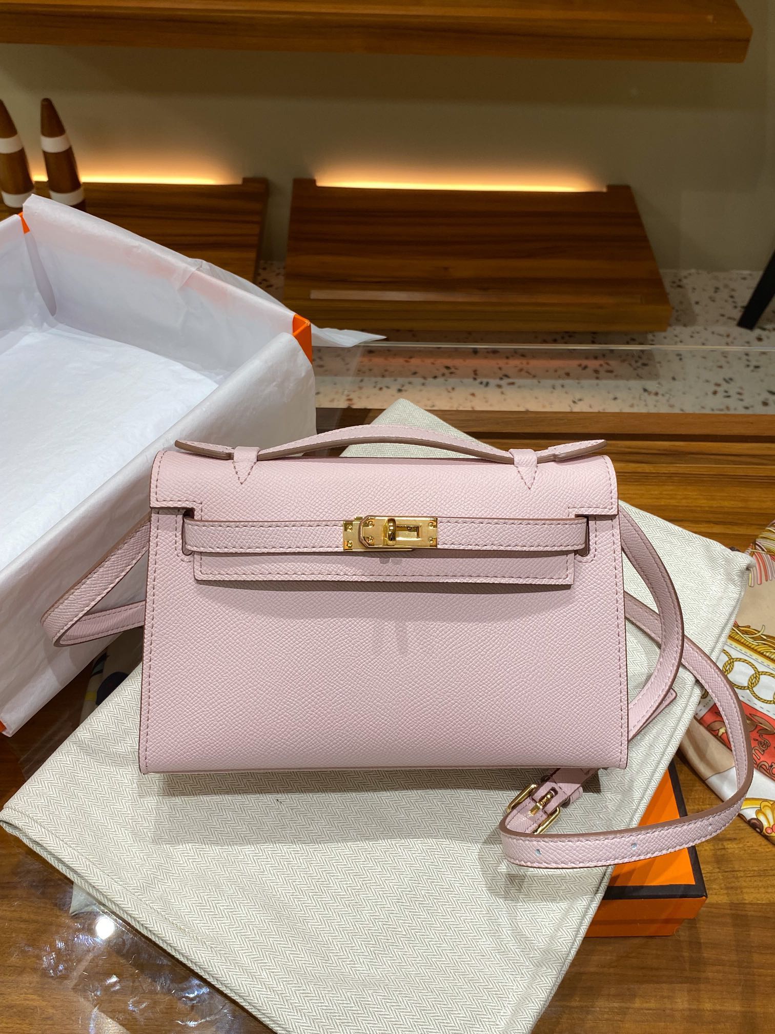 Herthtmes  Epsom Kelly Pochette Clutch