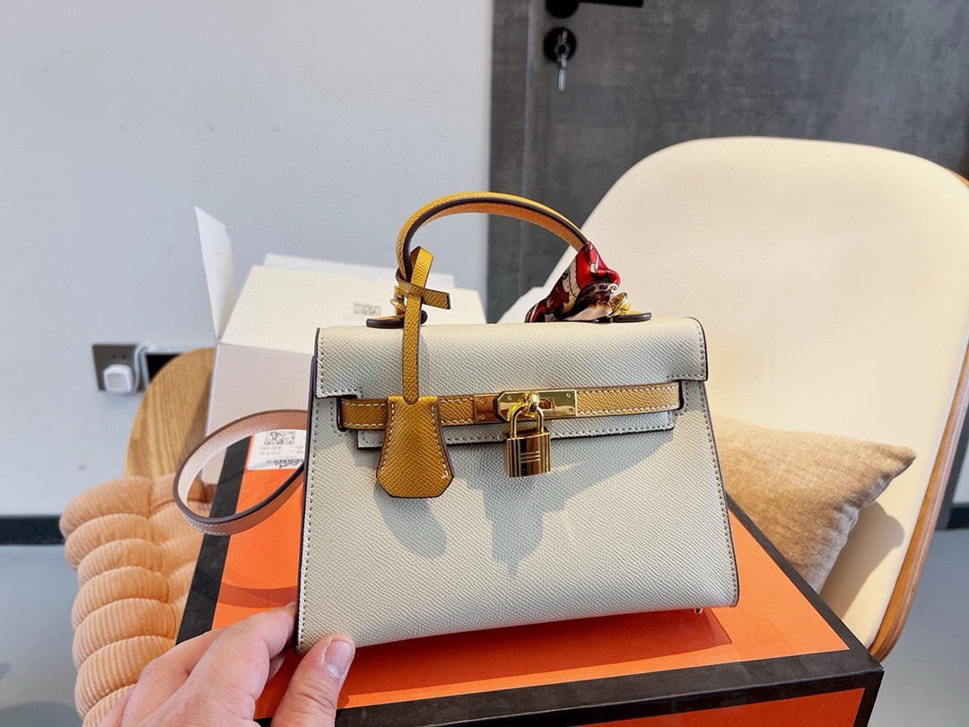 Kelly 20/25 Bag