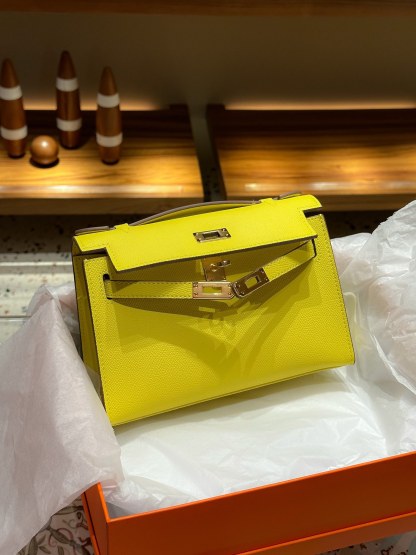 Herthtmes  Epsom Kelly Pochette Clutch