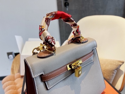 Kelly 20/25 Bag