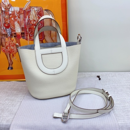 Herthtmes  Taurillon Clemence Swift In-The-Loop 18/22 Bag Etoupe
