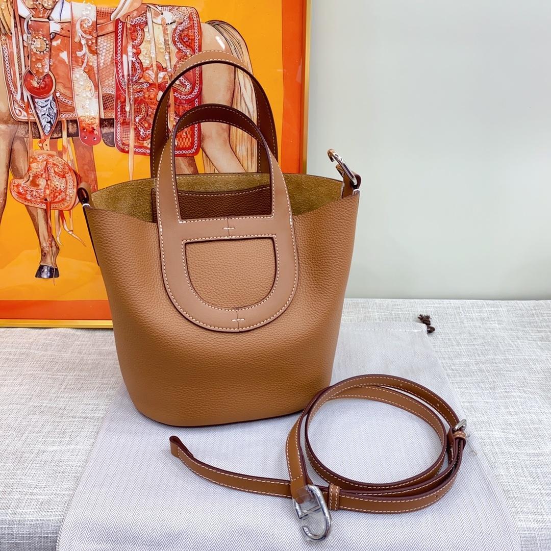 Herthtmes  Taurillon Clemence Swift In-The-Loop 18/22 Bag Etoupe