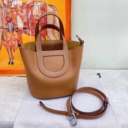 Herthtmes  Taurillon Clemence Swift In-The-Loop 18/22 Bag Etoupe
