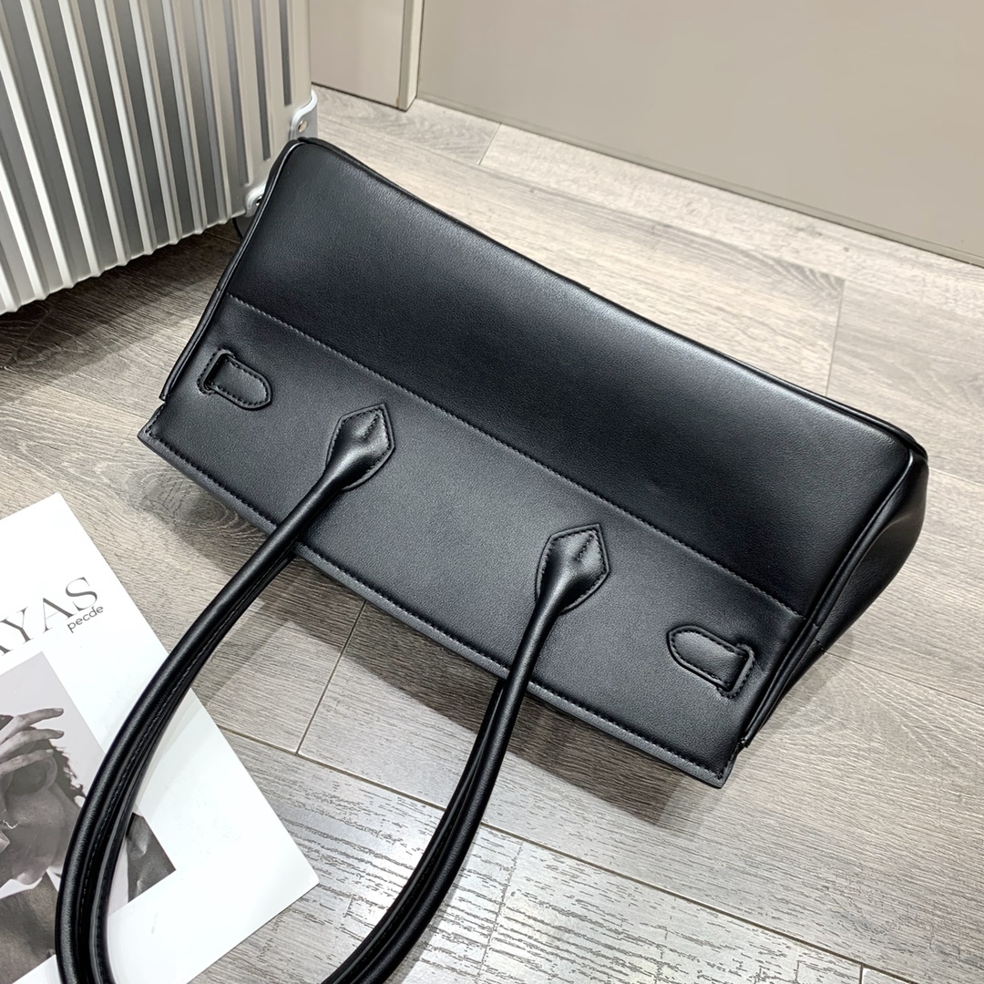 Herthtmes  Taurillon Clemence JPG Birkin  40