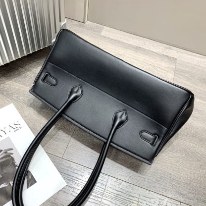 Herthtmes  Taurillon Clemence JPG Birkin  40
