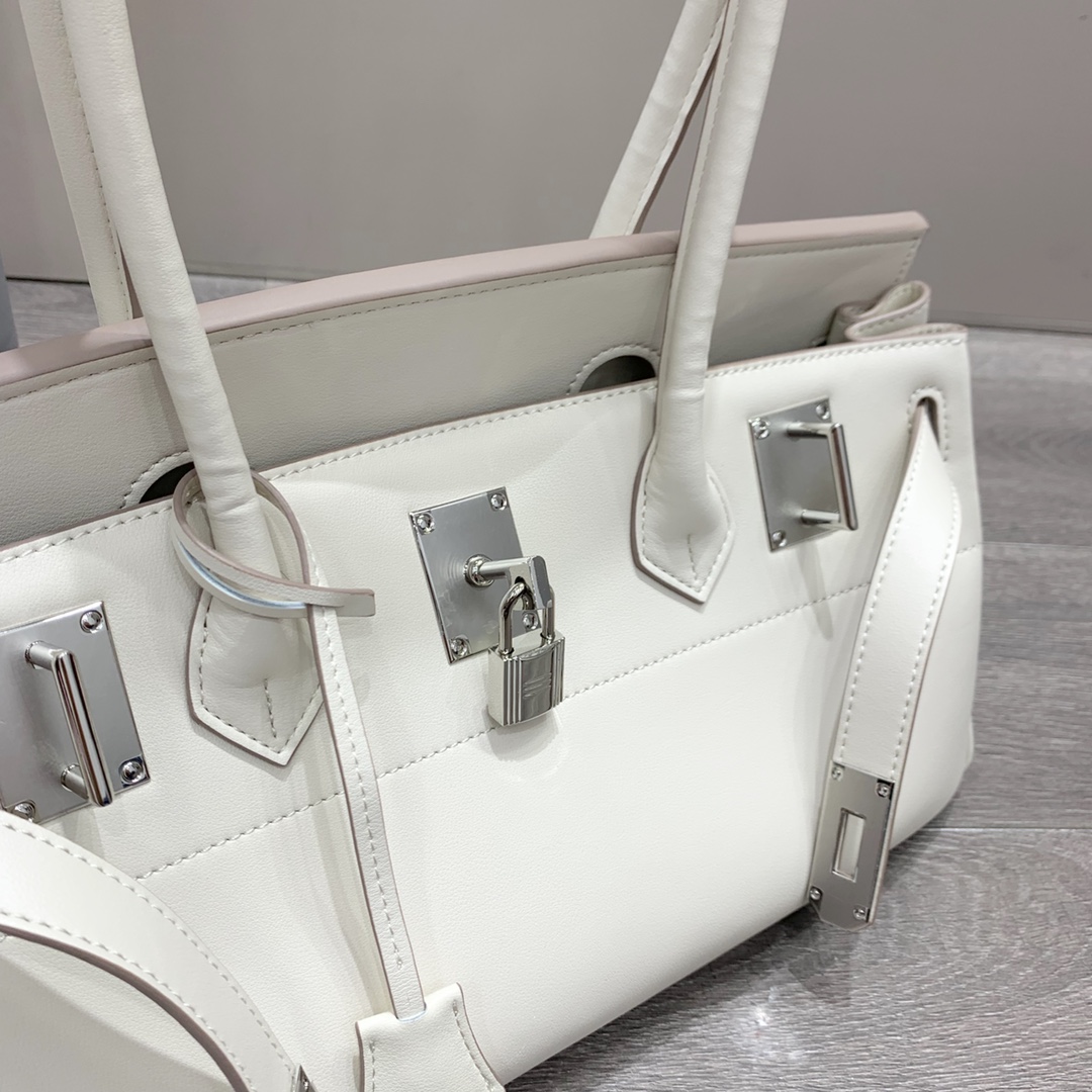 Herthtmes  Taurillon Clemence JPG Birkin  40