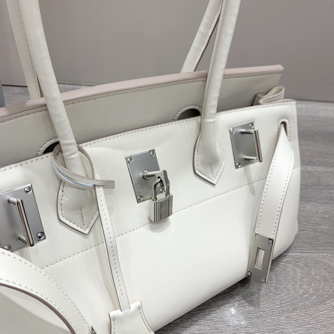 Herthtmes  Taurillon Clemence JPG Birkin  40