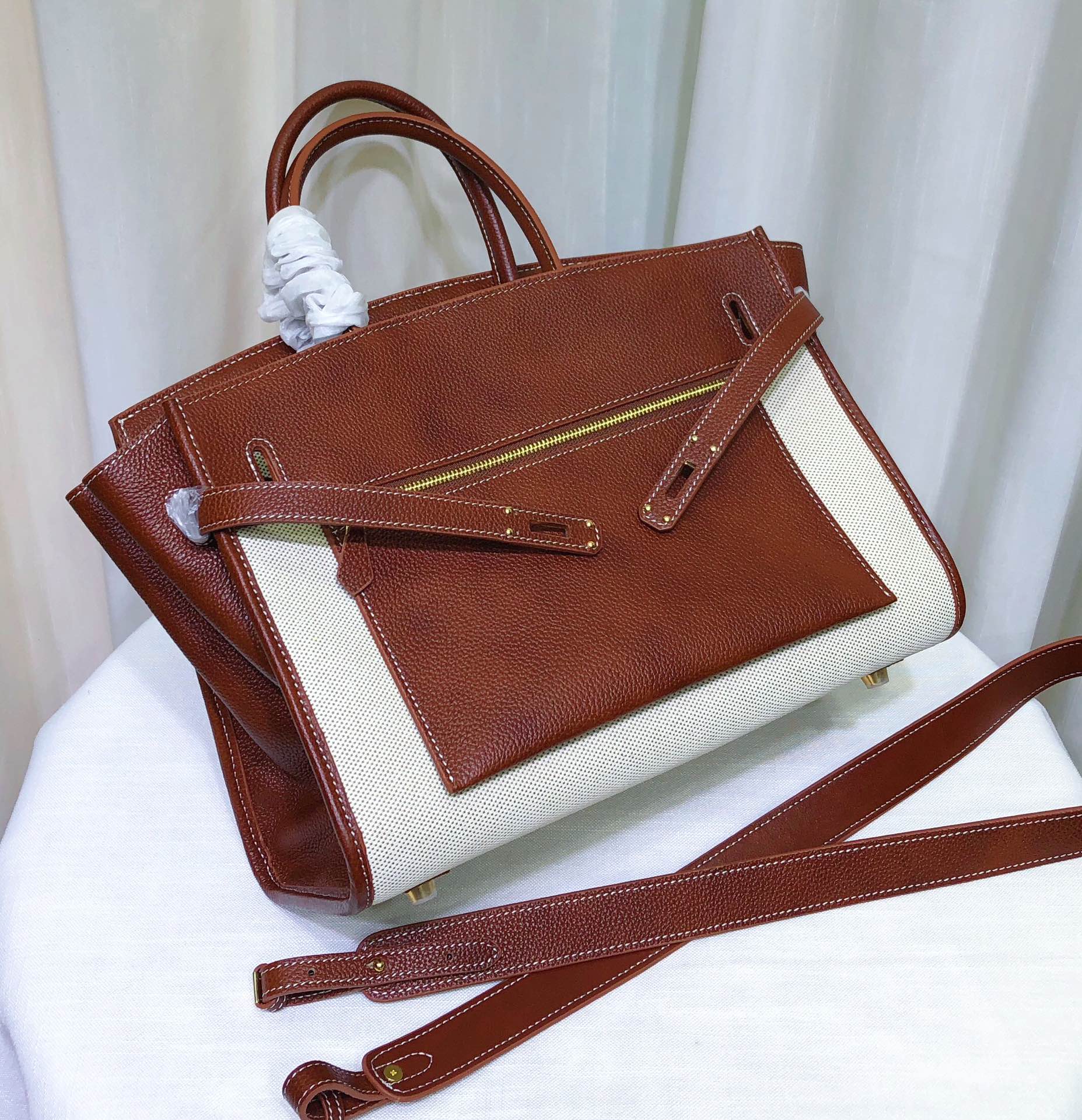 Leather Saddle Bag With Contrast Stitching, Exterior