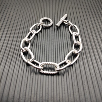 Dathtvid Yurthtman  DY Madison Pavé Toggle Chain Bracelet in Sterling Silver