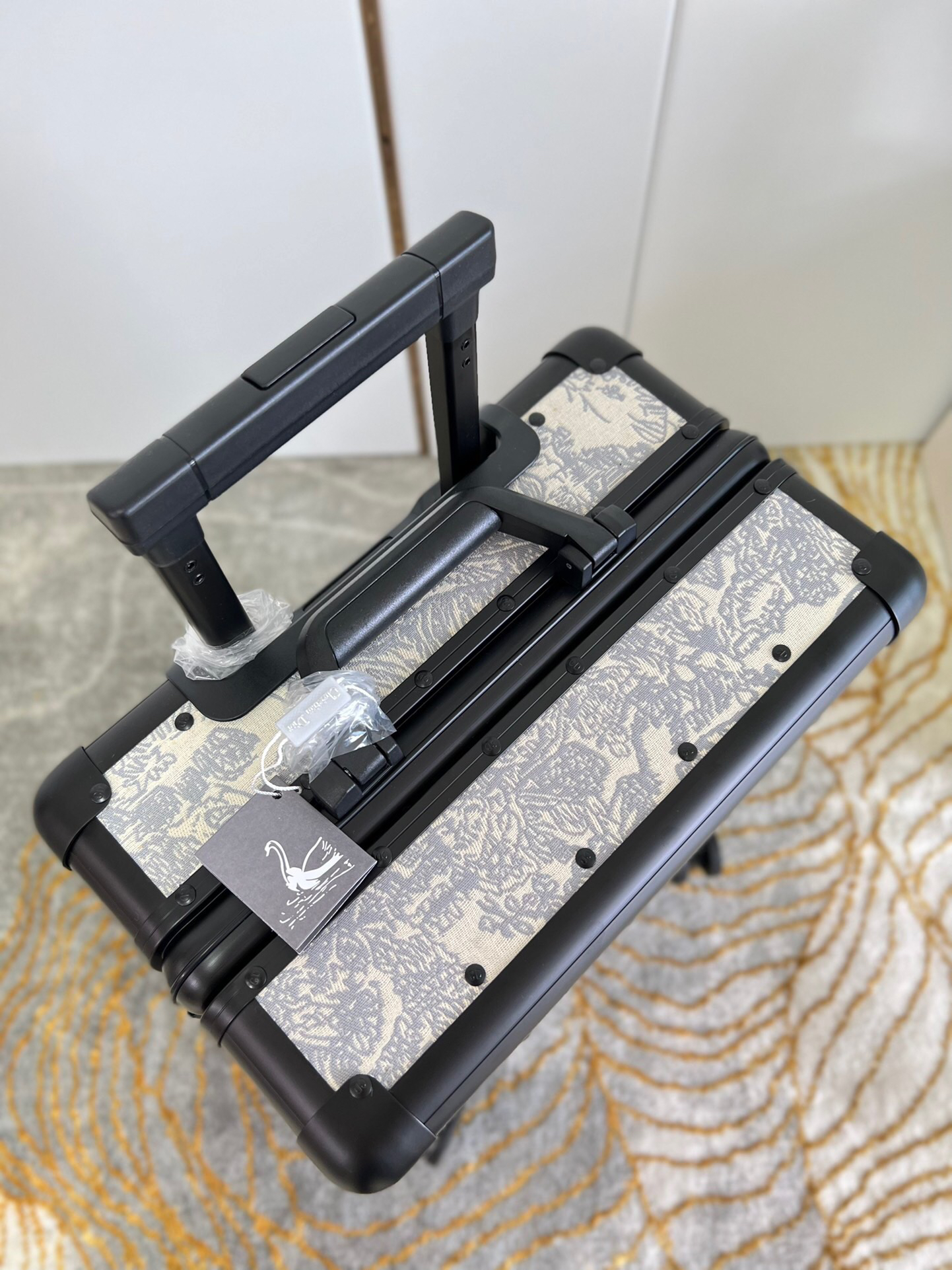 DR premium travel suitcases