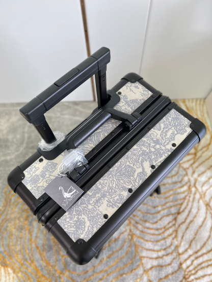 DR premium travel suitcases
