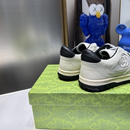 Mac80 Low Top Sneaker