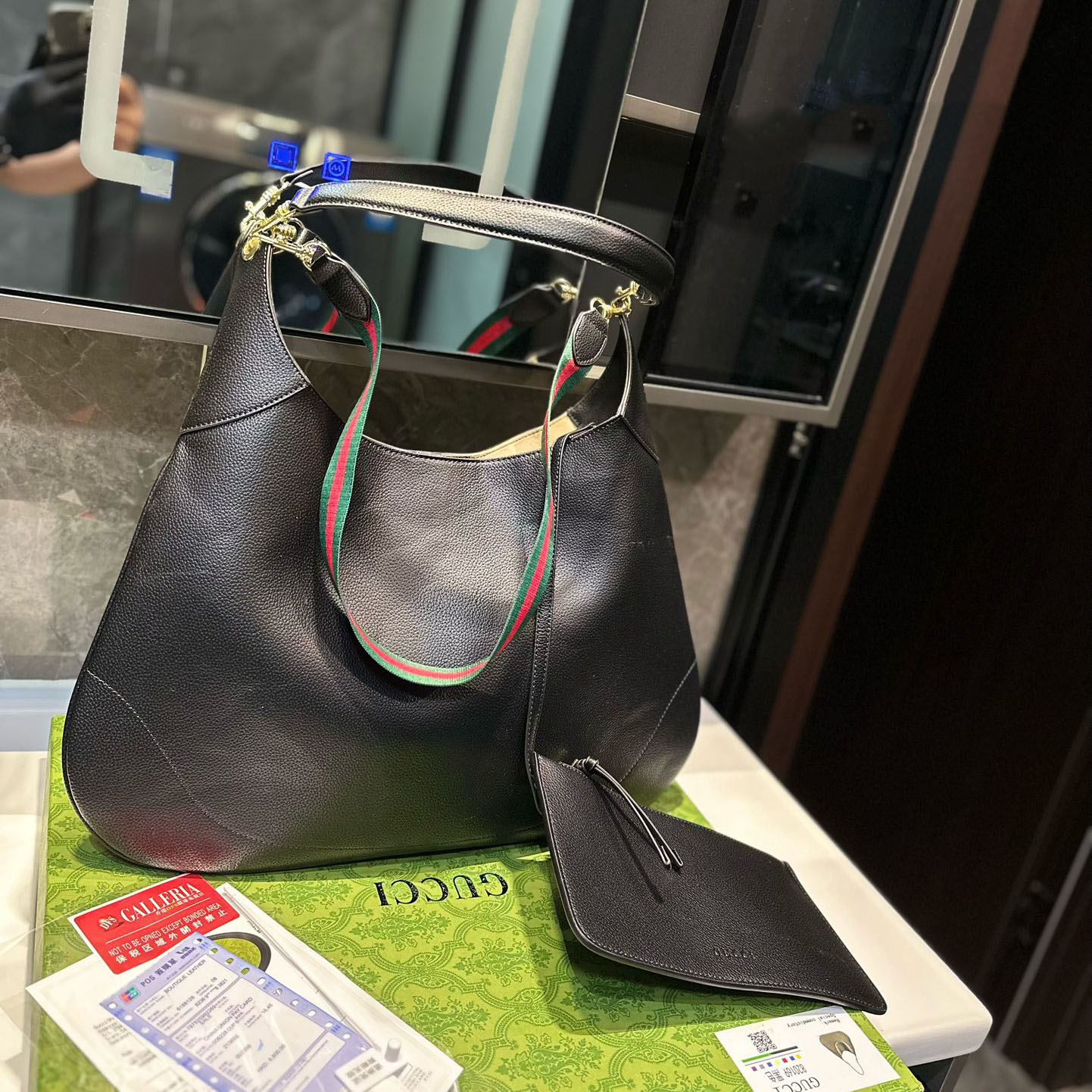 medium shoulder bag