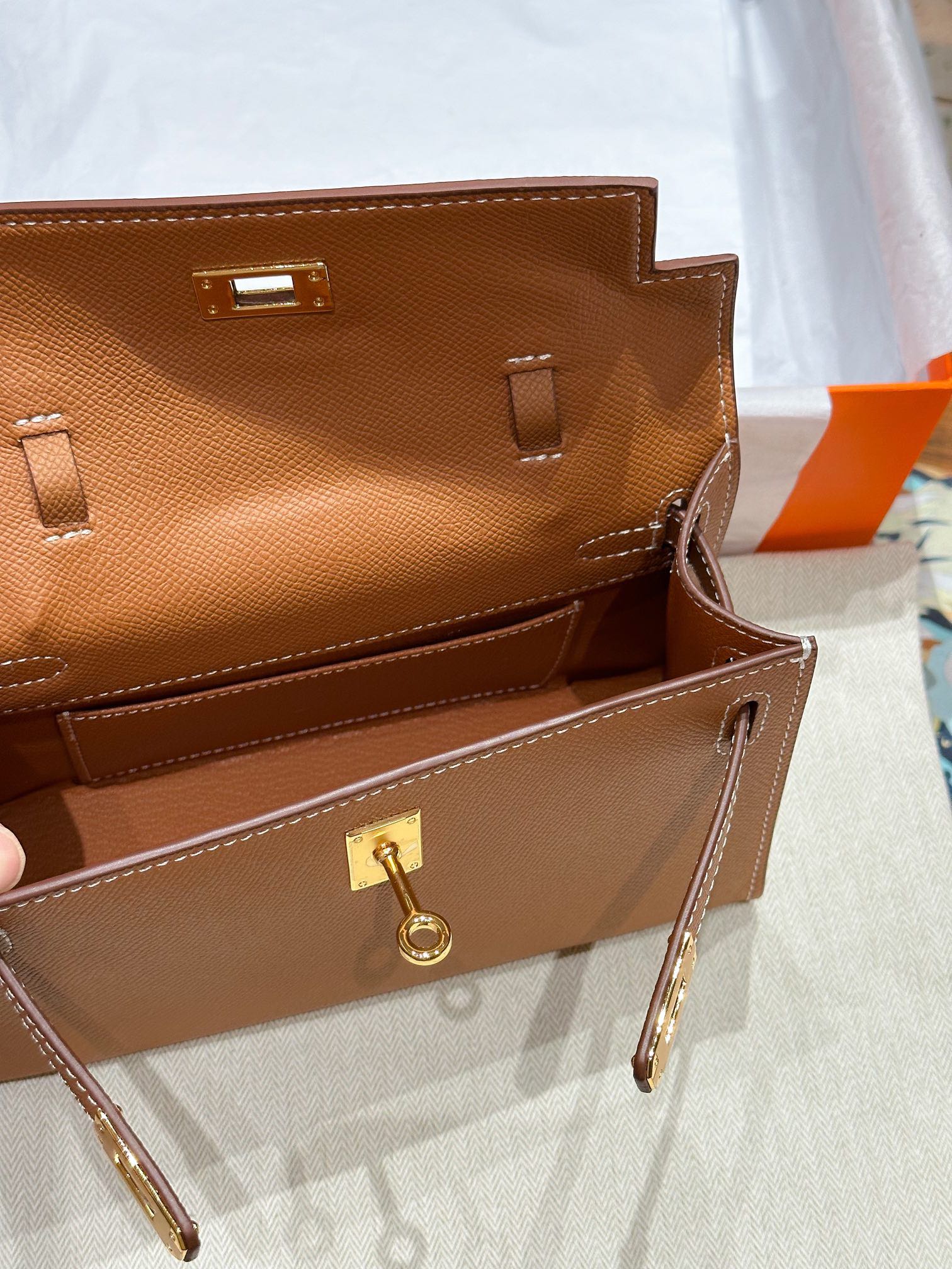 Herthtmes  Epsom Kelly Pochette Clutch