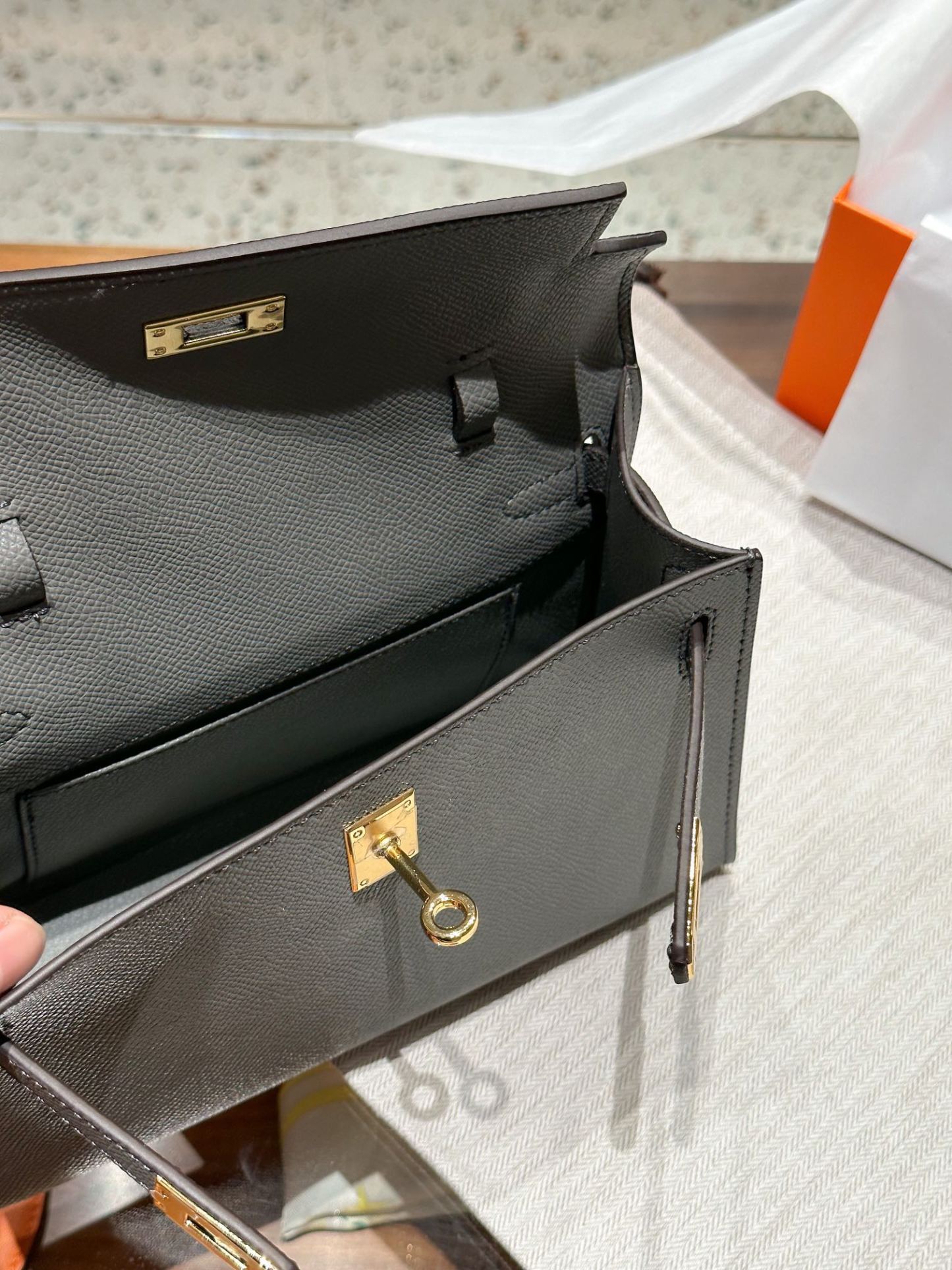 Herthtmes  Epsom Kelly Pochette Clutch