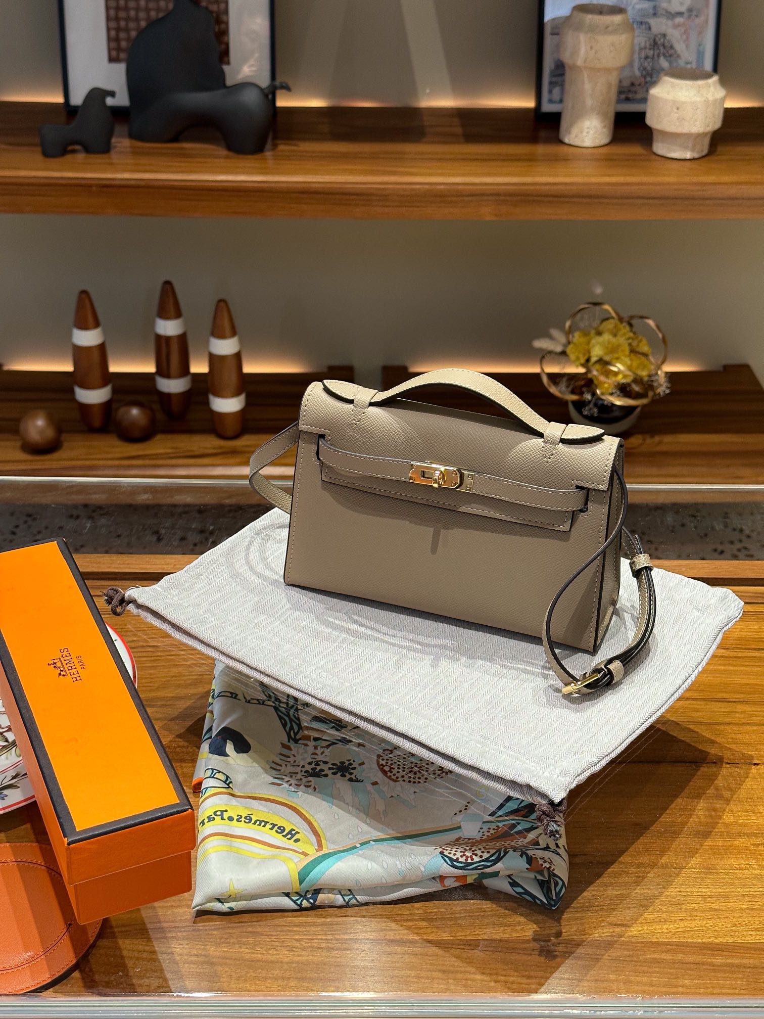 Herthtmes  Epsom Kelly Pochette Clutch