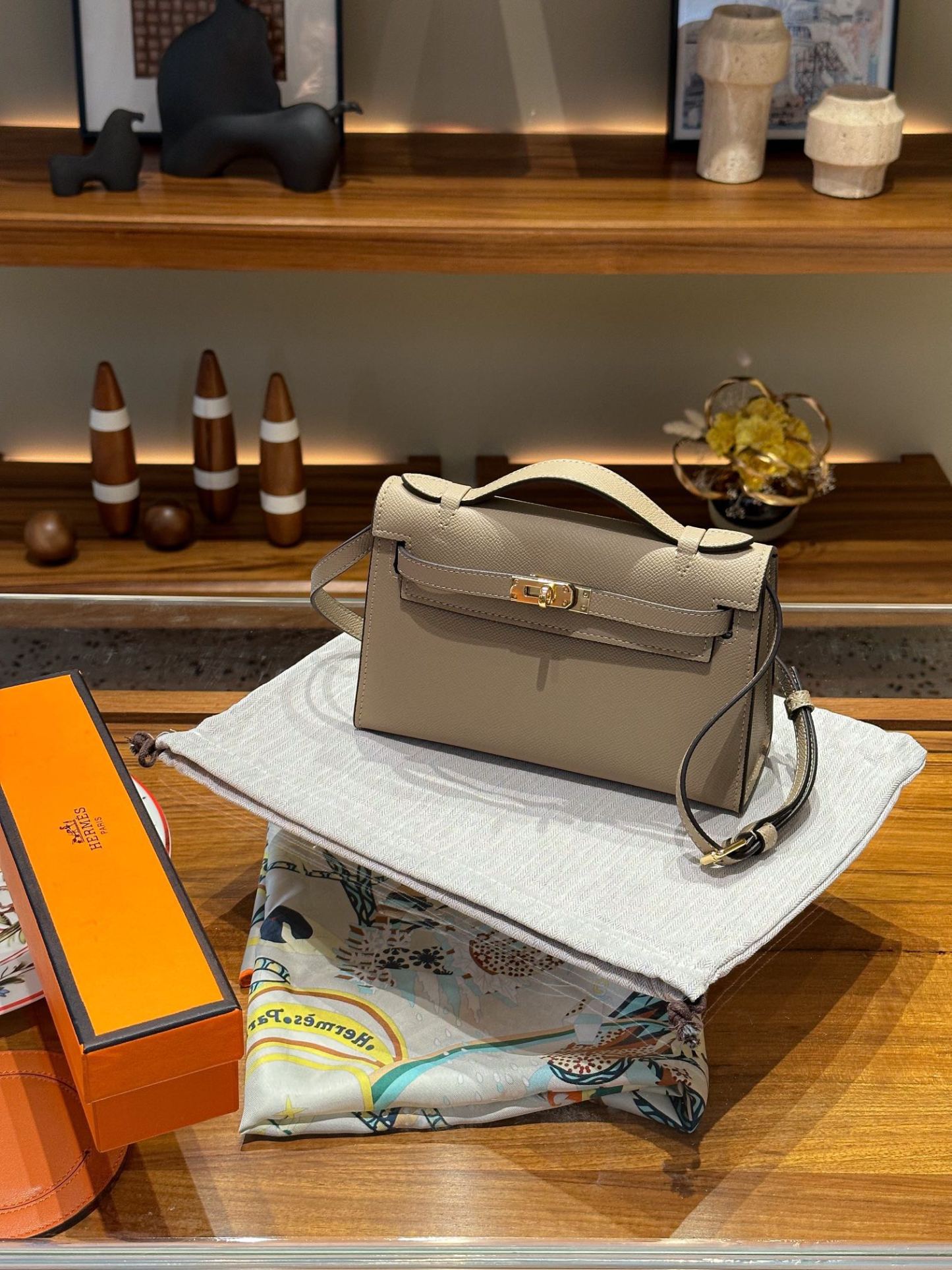 Herthtmes  Epsom Kelly Pochette Clutch