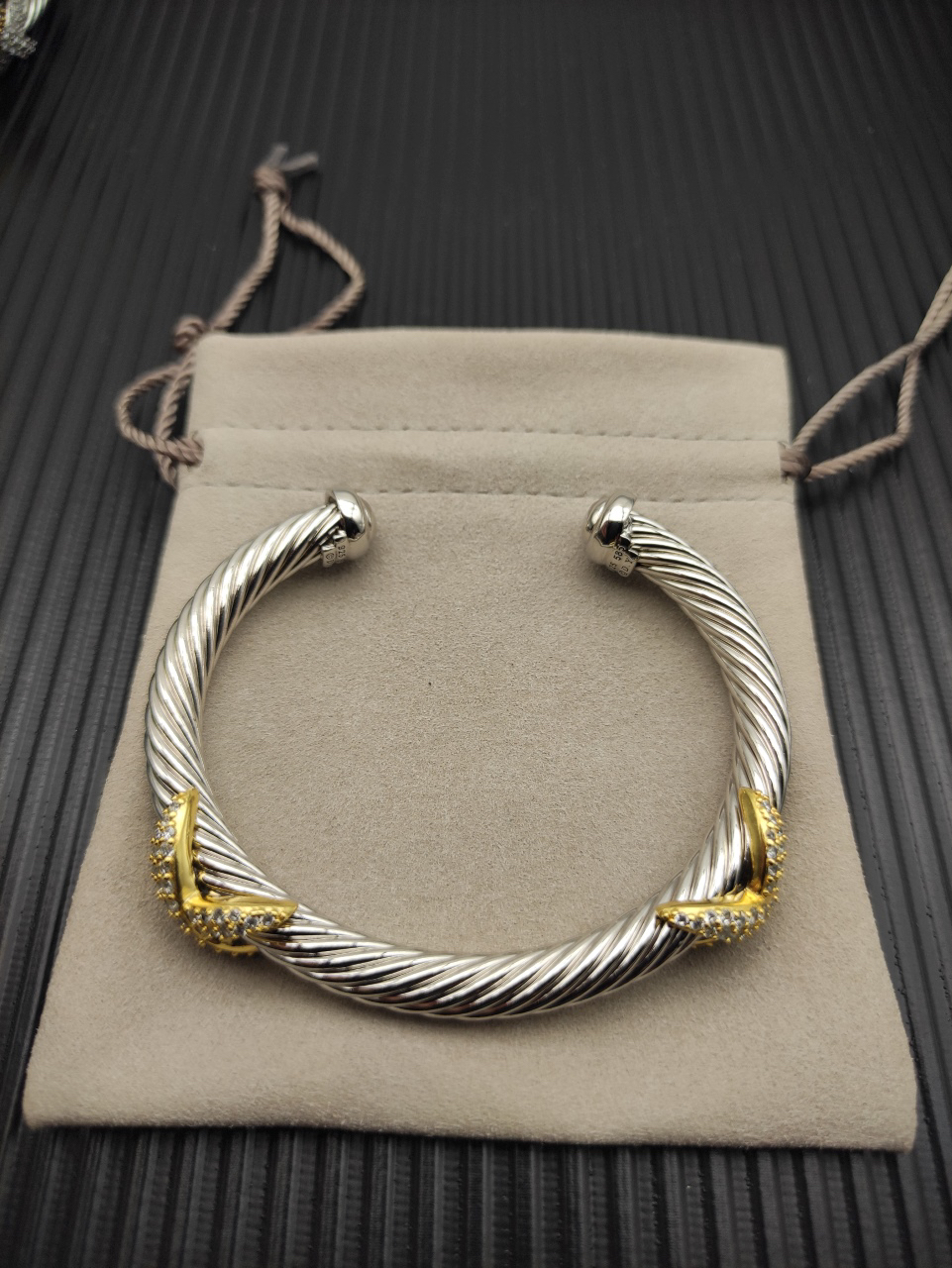 Cable Classic Bracelet with Pavé Diamond X in Two-Tone – Where Classic Meets Radiance,7mm