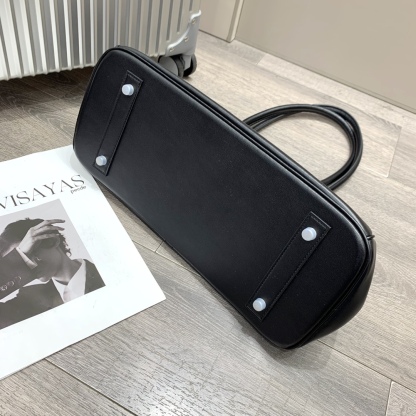 Herthtmes  Taurillon Clemence JPG Birkin  40