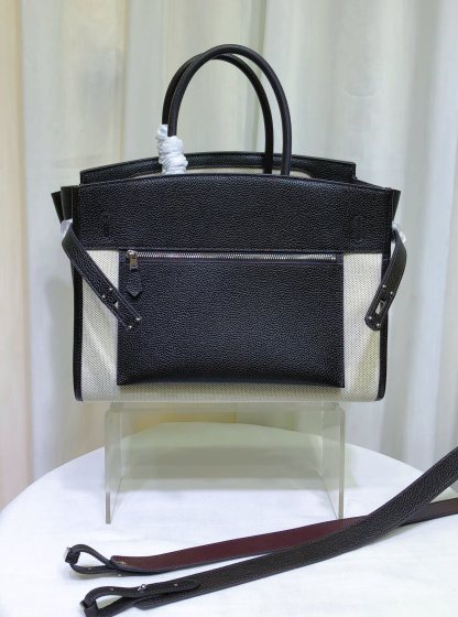 Leather Saddle Bag With Contrast Stitching, Exterior