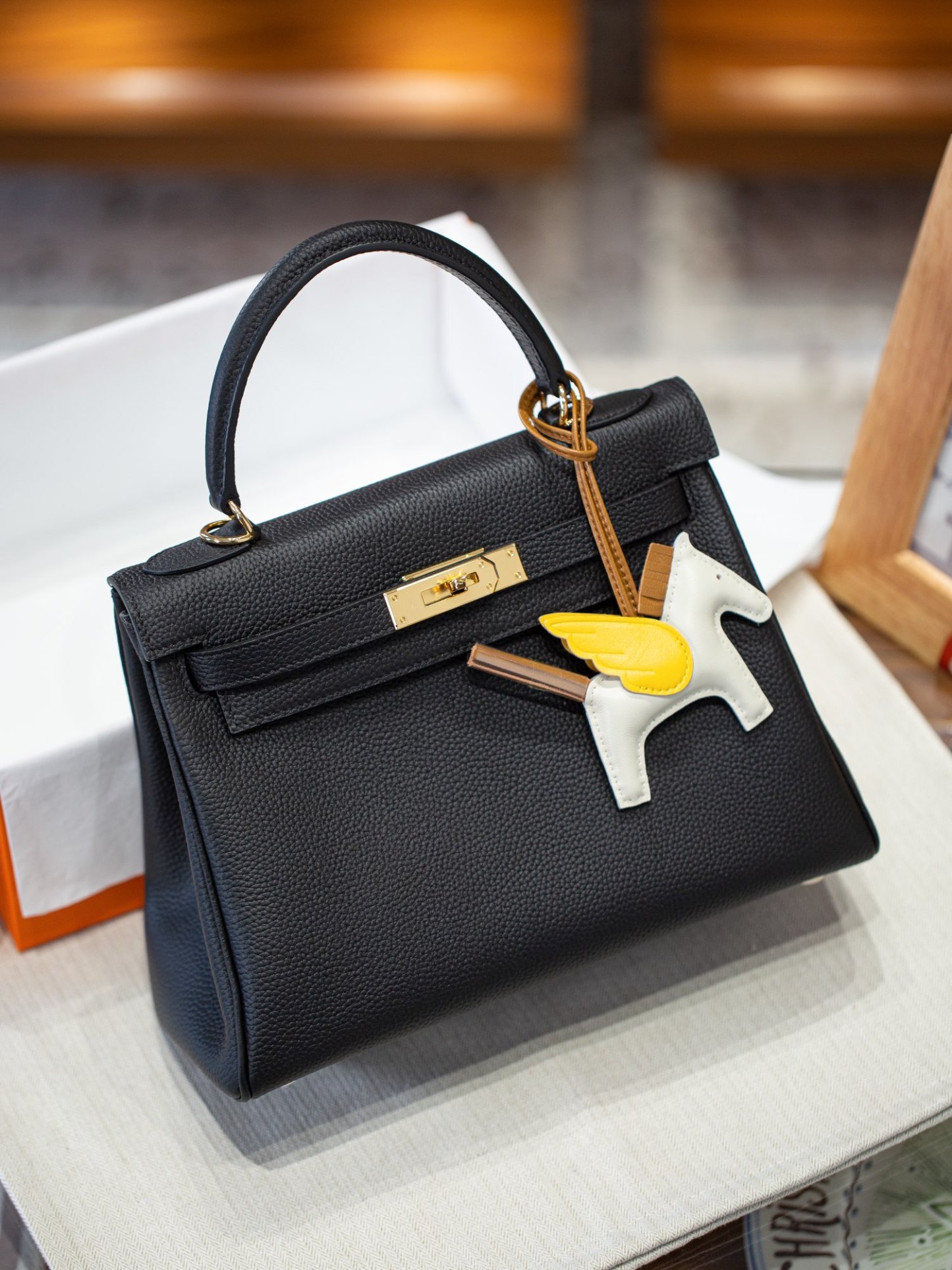 KELLY 28 FIRST LAYER TOGO COWHIDE WHITE