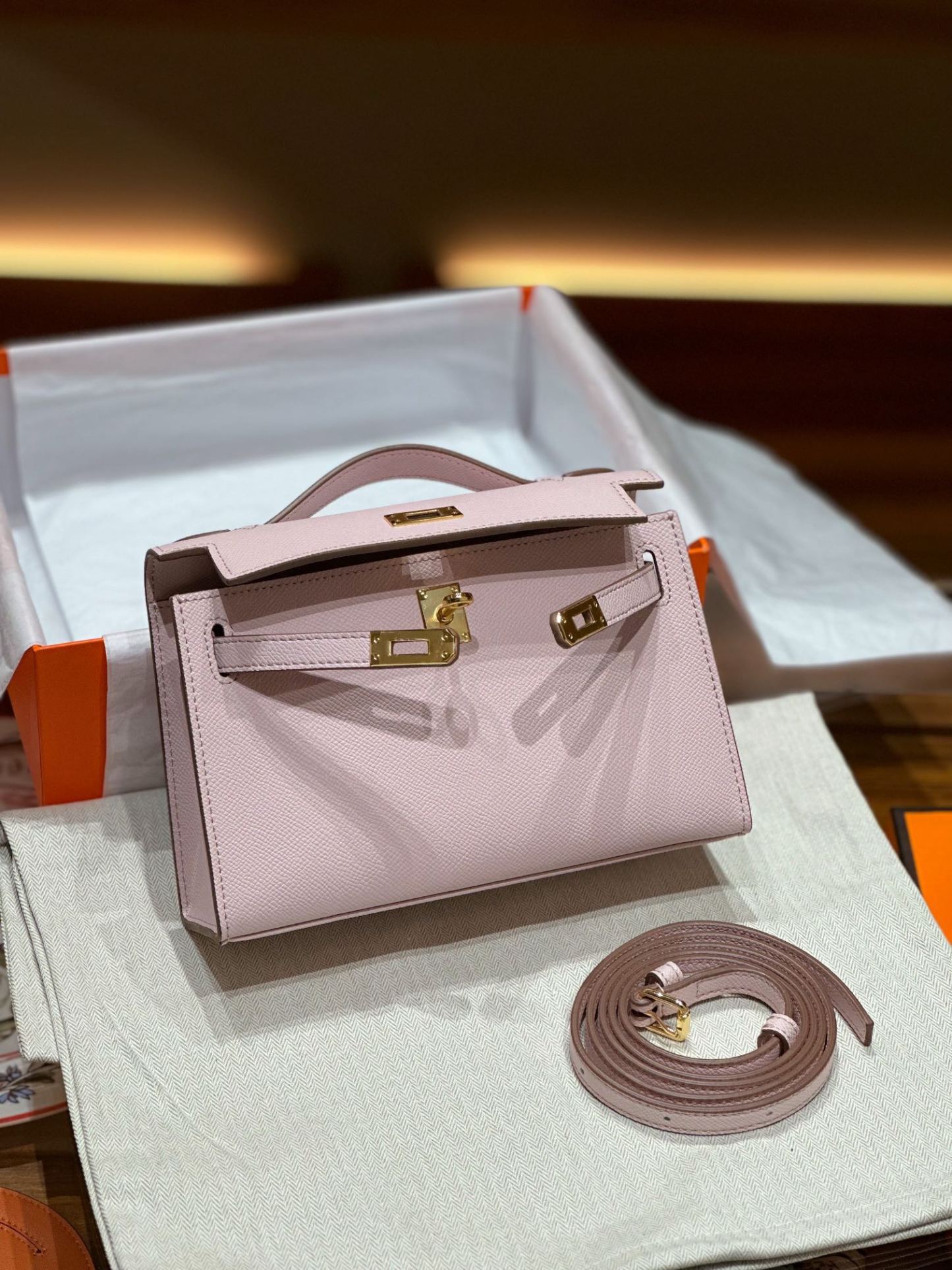 Herthtmes  Epsom Kelly Pochette Clutch