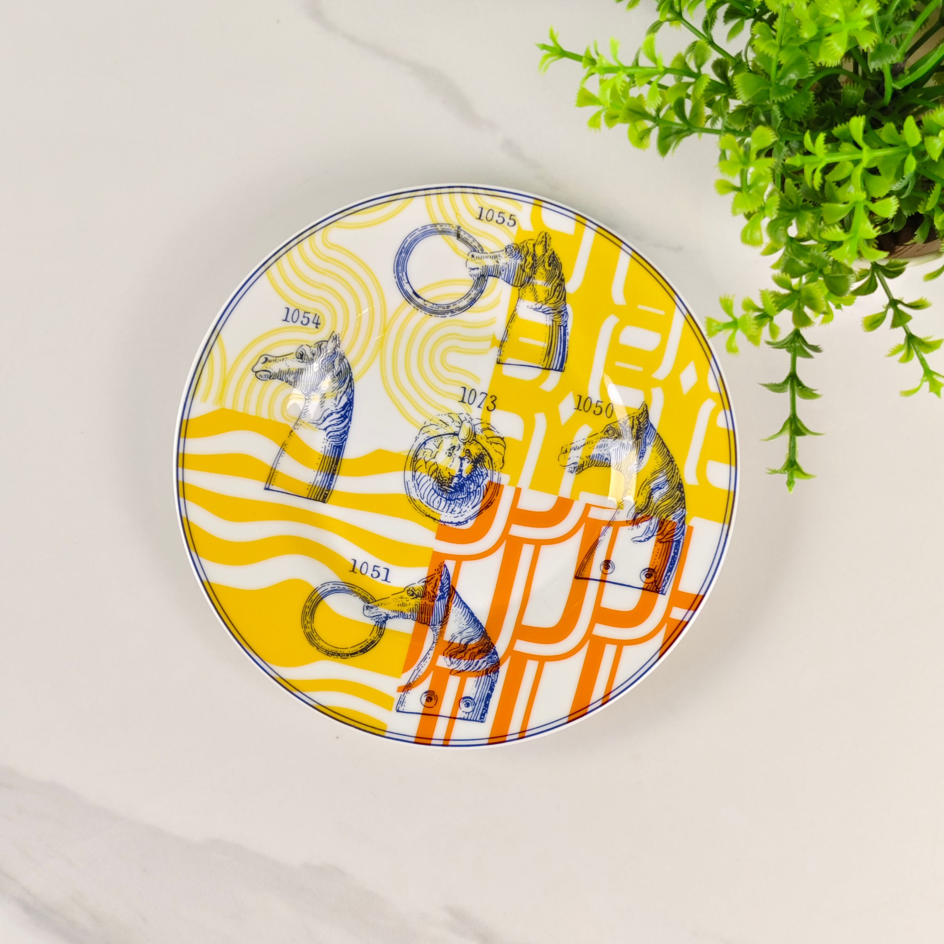 New Arrival 🔥 Hethtrmès Yellow Base Number Horse Teapot with Double Cups and Saucers