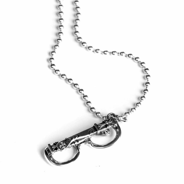GLASSES PENDANT