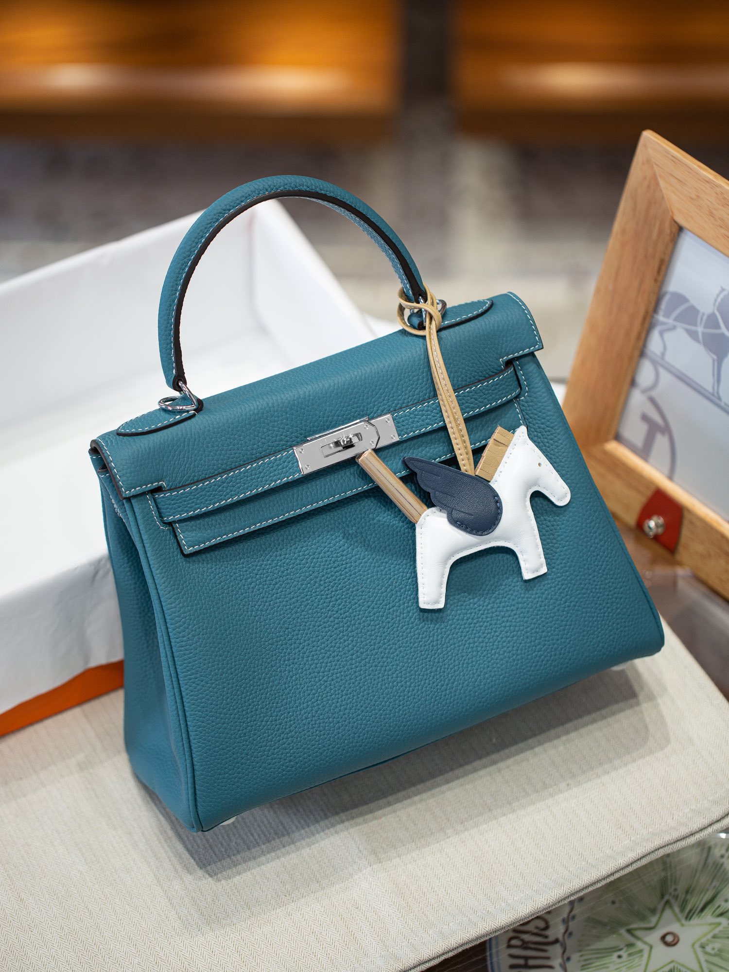 KELLY 28 FIRST LAYER TOGO COWHIDE WHITE