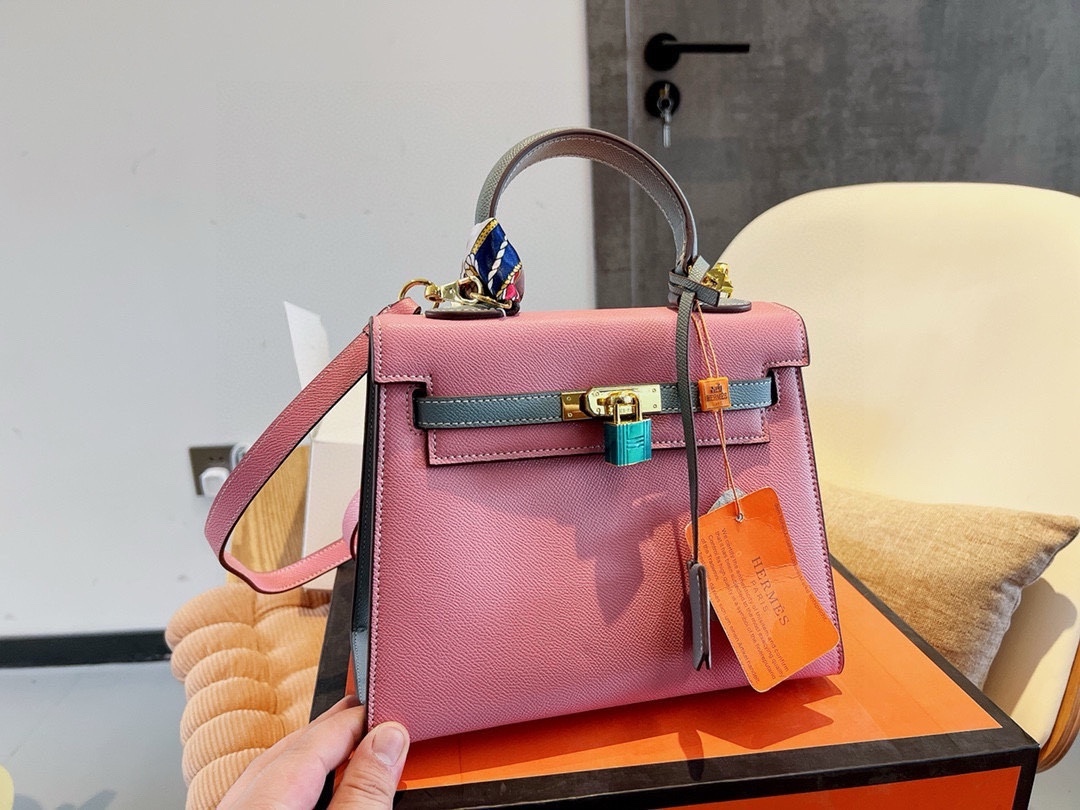 Kelly 20/25 Bag