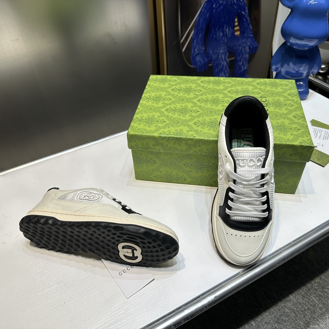 Mac80 Low Top Sneaker