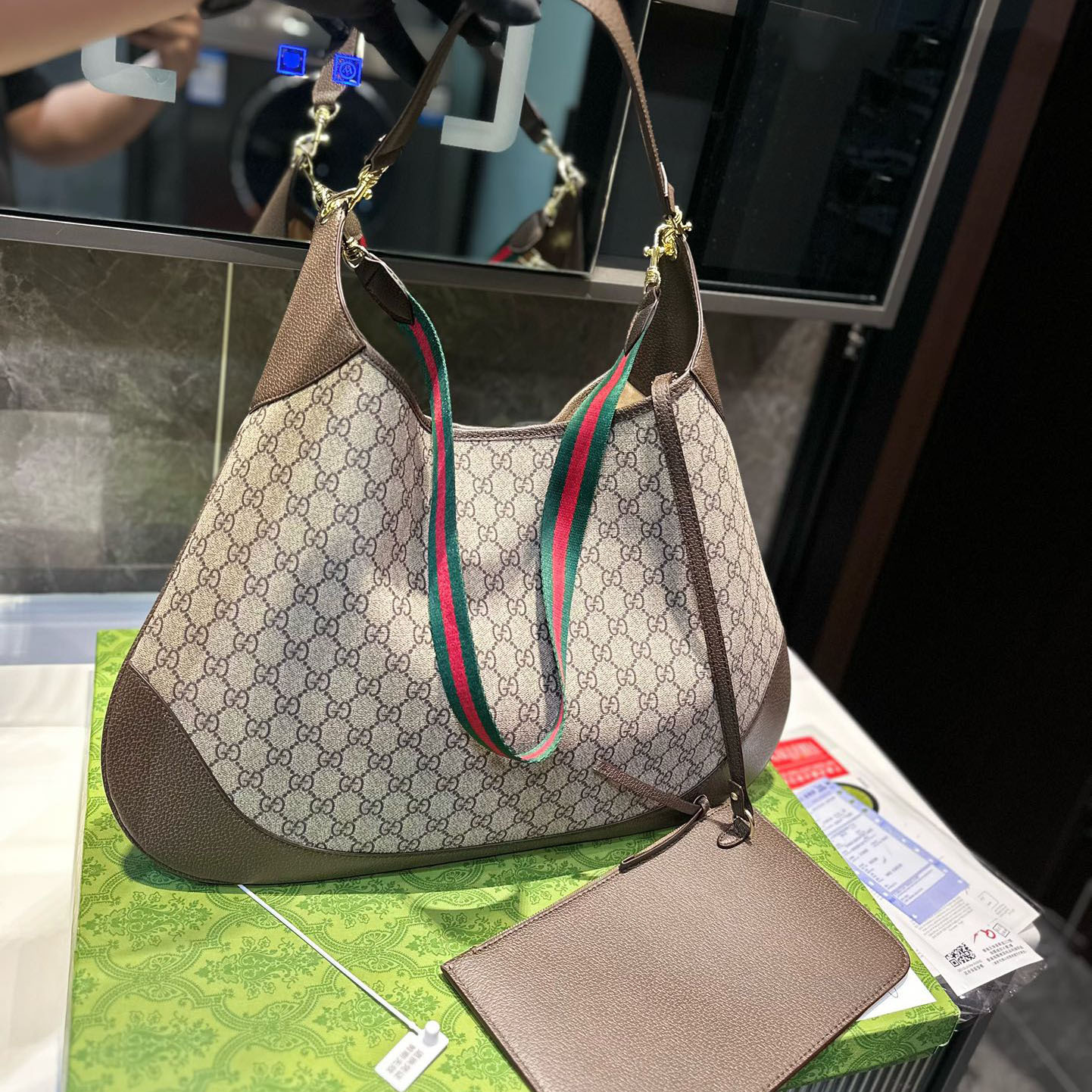 medium shoulder bag