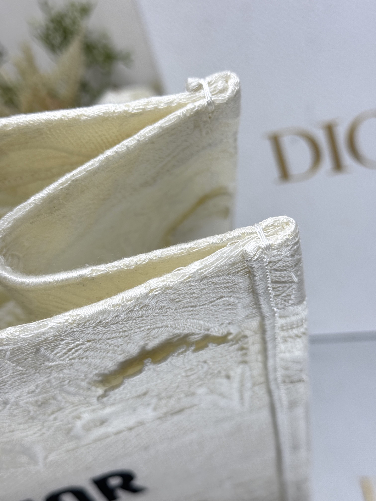 MEDIUM  BOOK TOTE