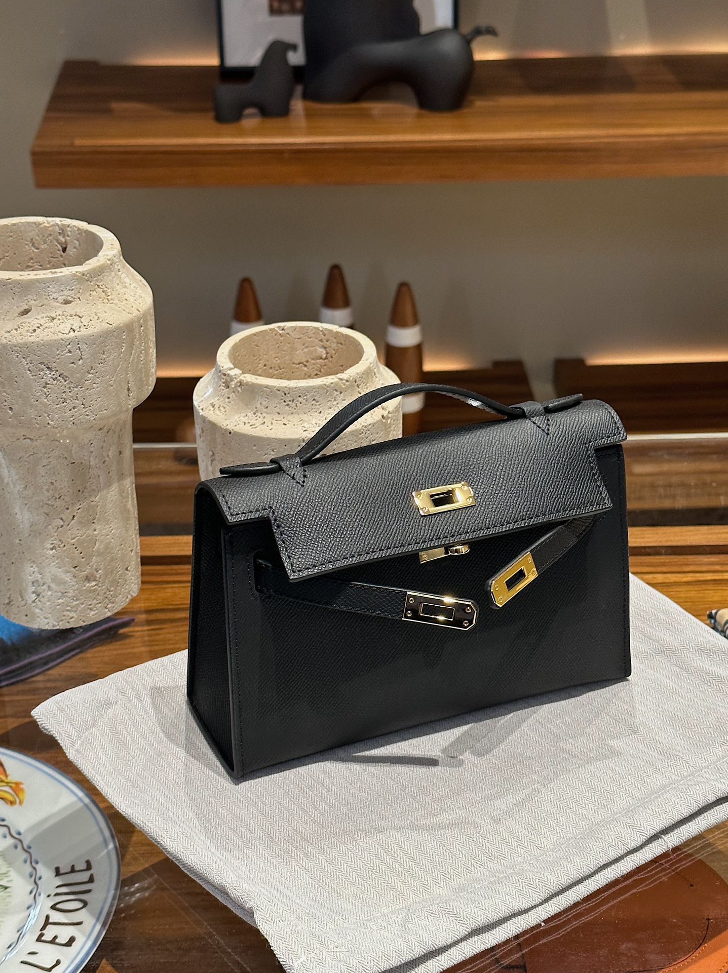 Herthtmes  Epsom Kelly Pochette Clutch